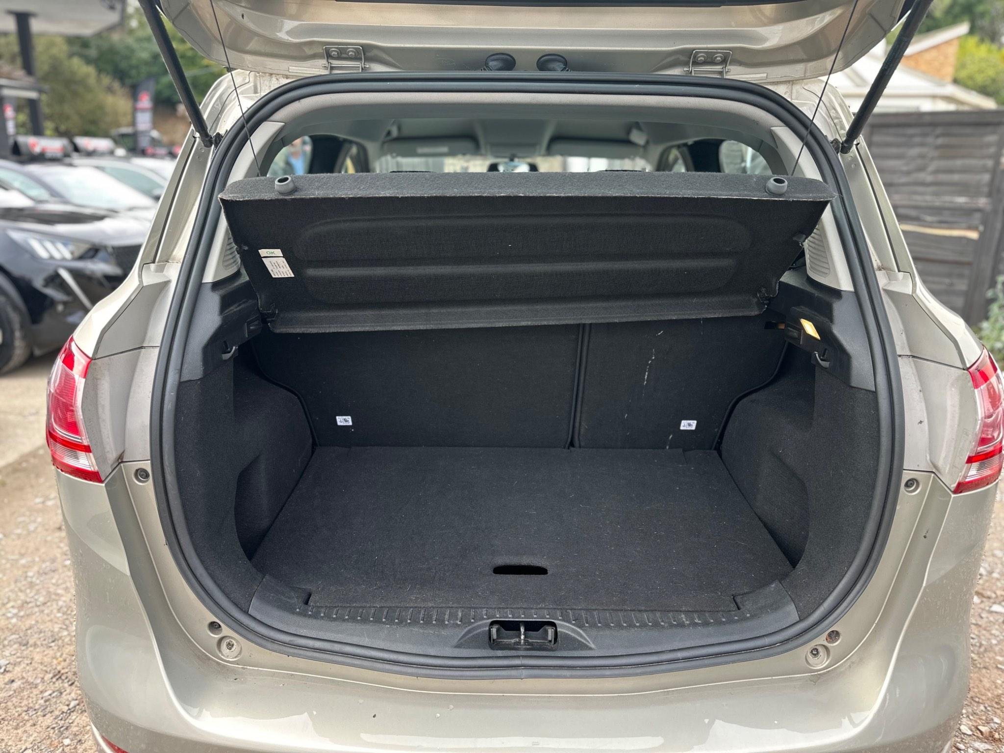 Used 2013 Ford BMAX 1.0T EcoBoost Zetec Euro 5 5dr for sale in Edgware