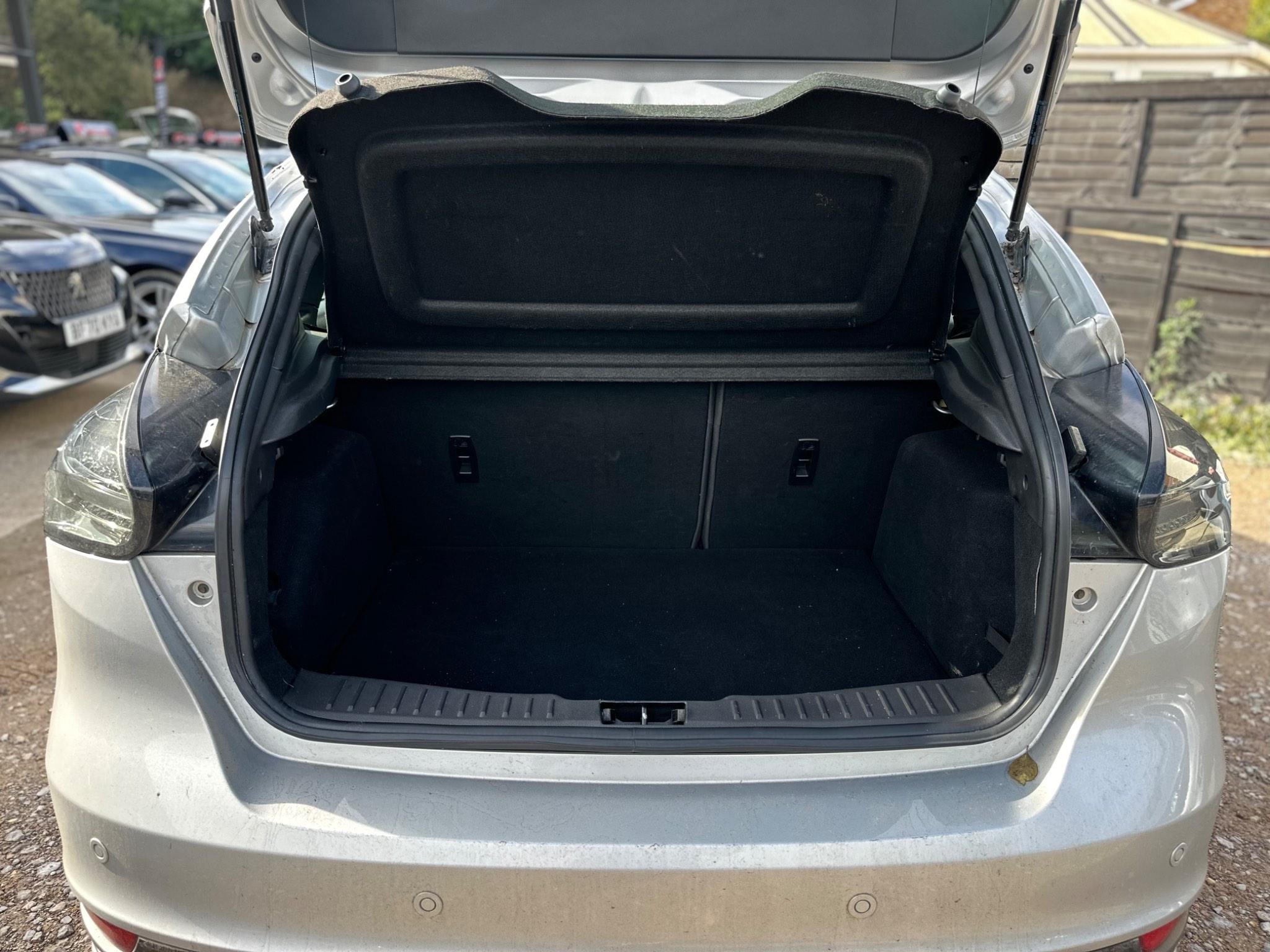 Used 2016 Ford Focus 2.0 TDCi ST3 Euro 6 (s/s) 5dr for sale in Edgware